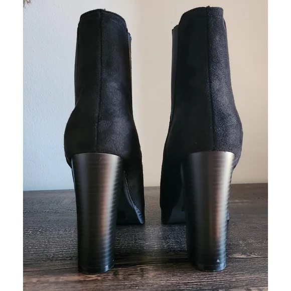 . Wild Diva Black Suede Booties/Boots - Picture 4 of 13